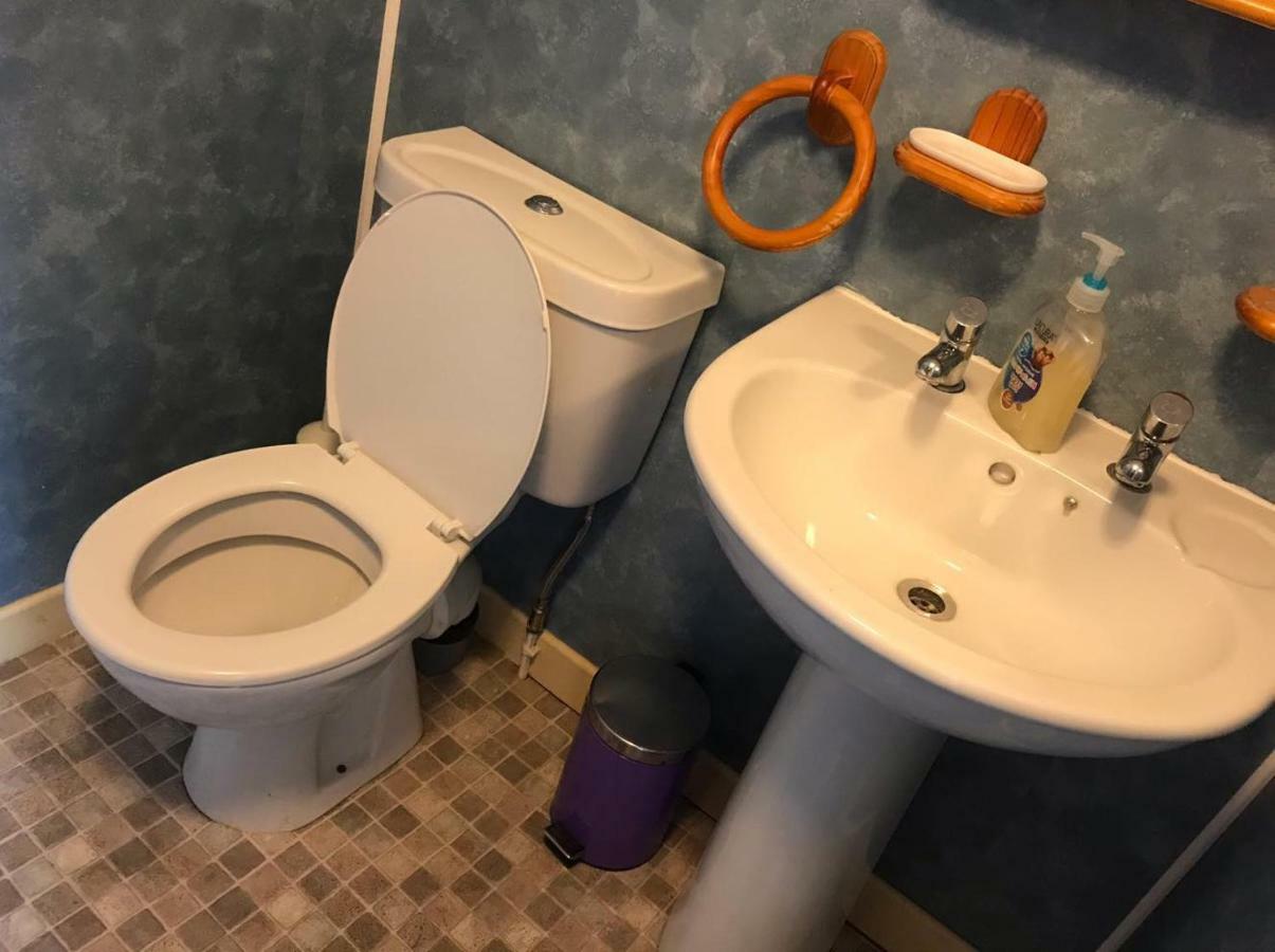 פנדינה Green Bridge Inn מראה חיצוני תמונה